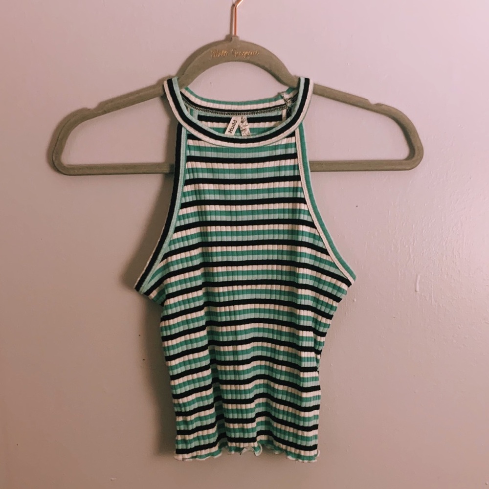 ⭐️High Neck Tank Top⭐️